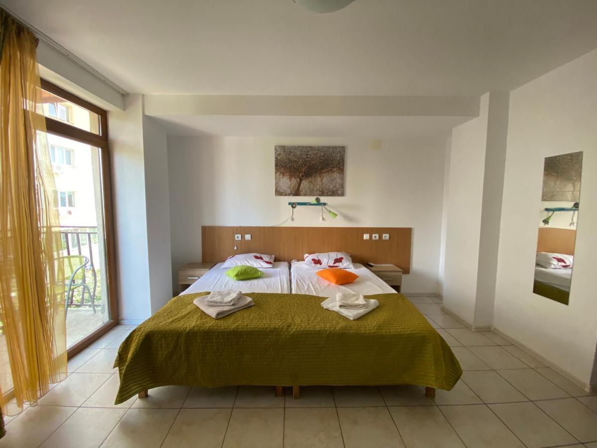 Garsoniere Victor Seaview Aer Conditionat Bucatarie Proprie Primim Carduri Vacanta 150 M De Plaja Reyna Beach Constanţa Extérieur photo